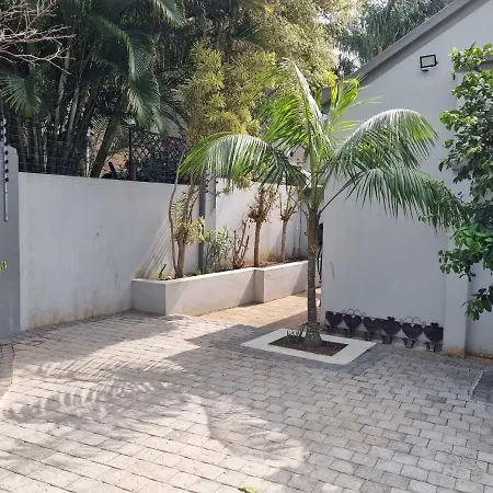 7 On Cecilia - Private Studio Apartment With Solar Power Ballito Exterior foto