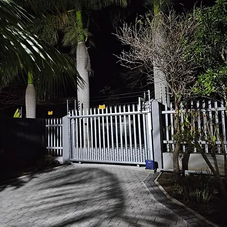 7 On Cecilia - Private Studio Apartment With Solar Power Ballito Exterior foto