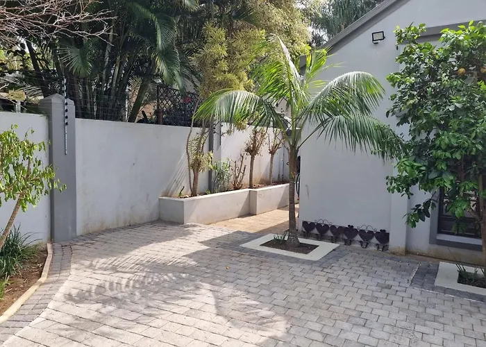 7 On Cecilia - Private Studio Apartment With Solar Power